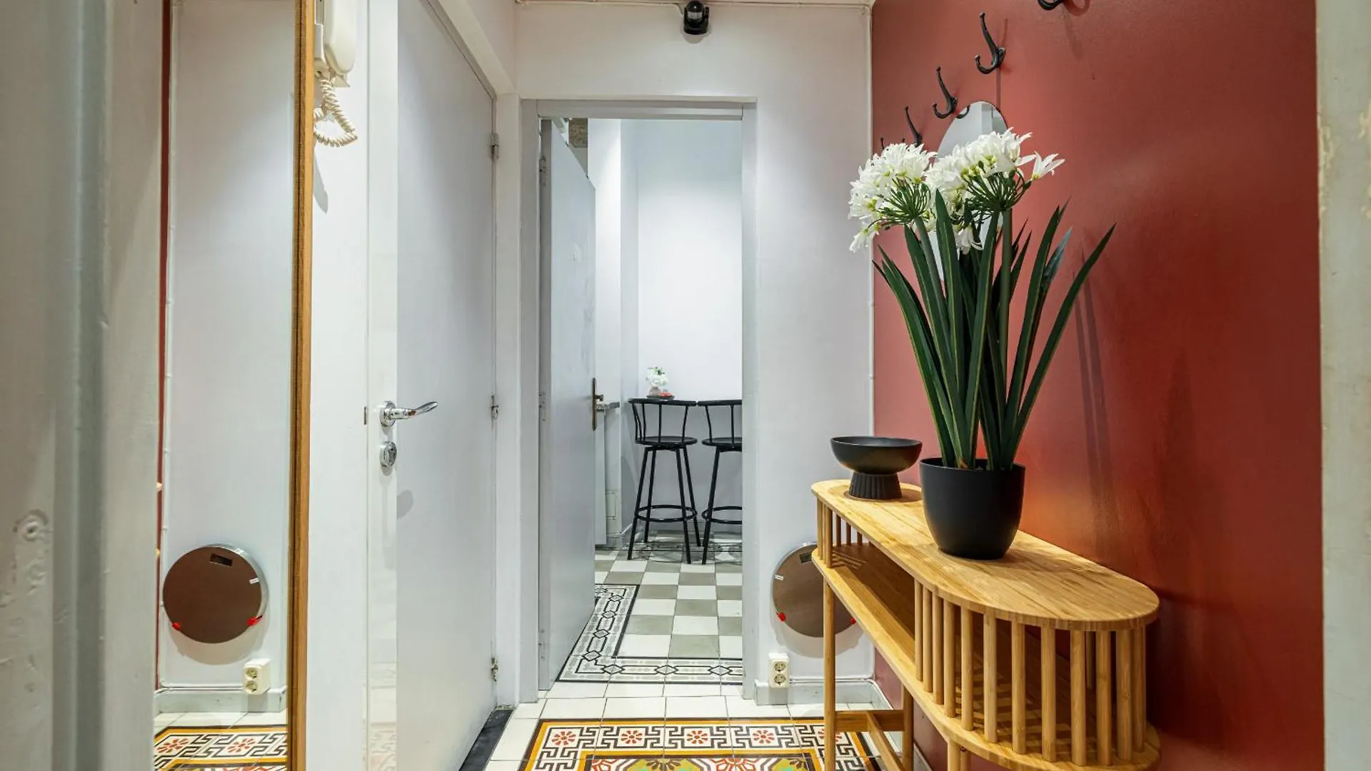 2 Bdr With Independent Studio - Old Town Nice 0*,  France