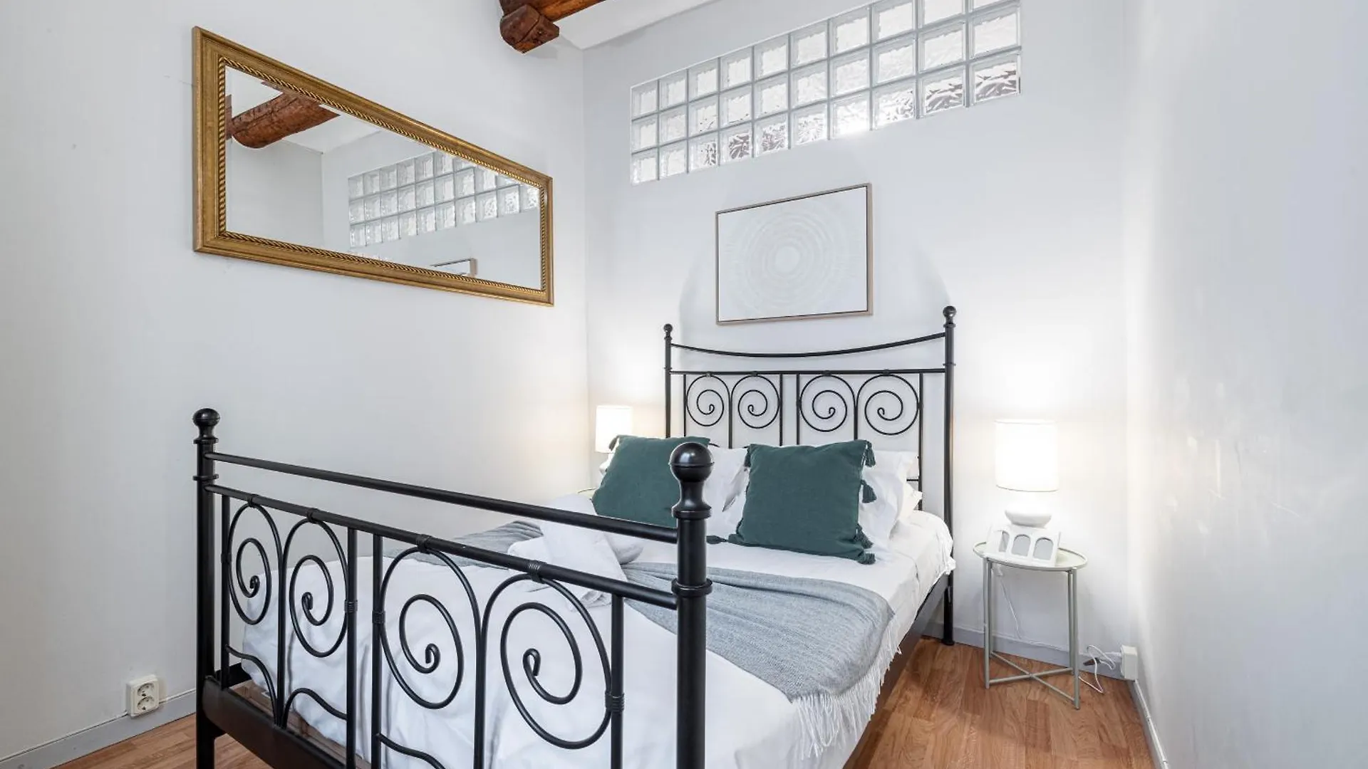 2 Bdr With Independent Studio - Old Town Nice