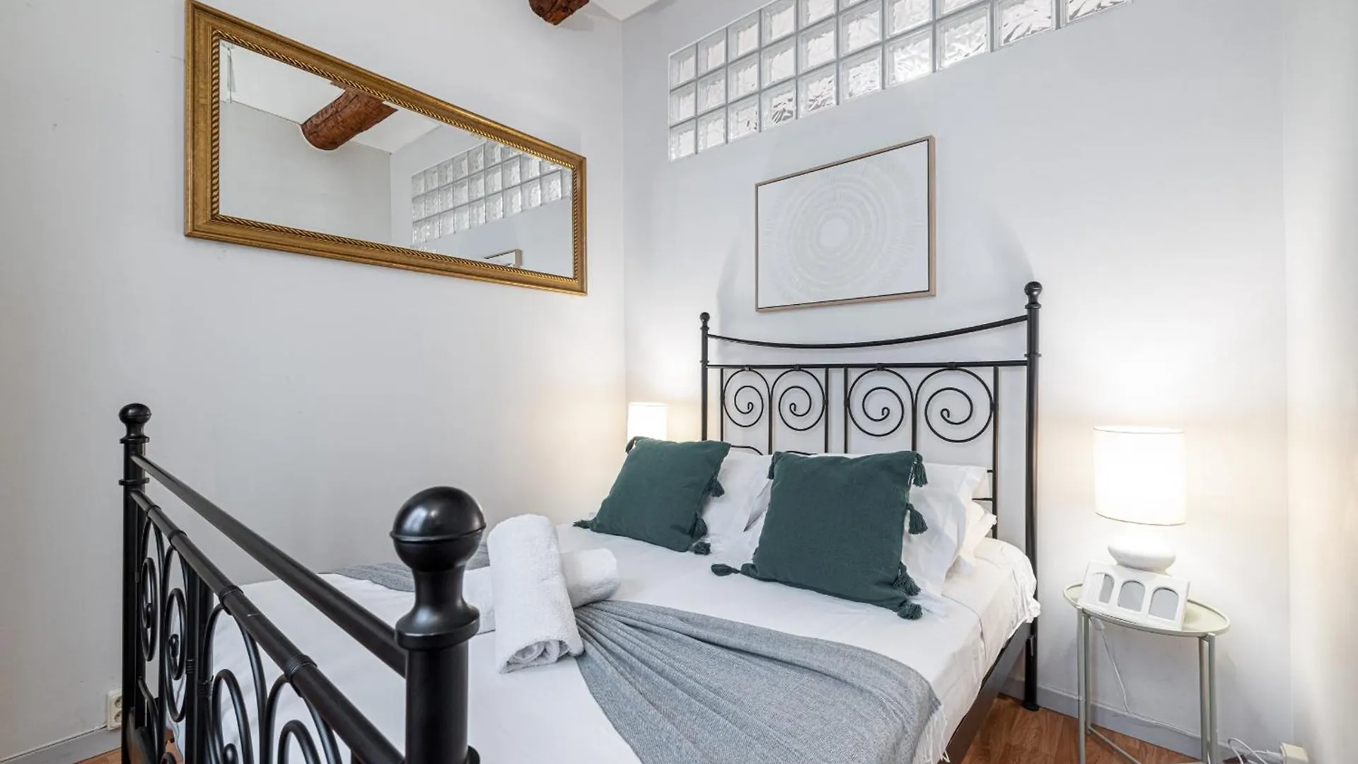 2 Bdr With Independent Studio - Old Town Nice
